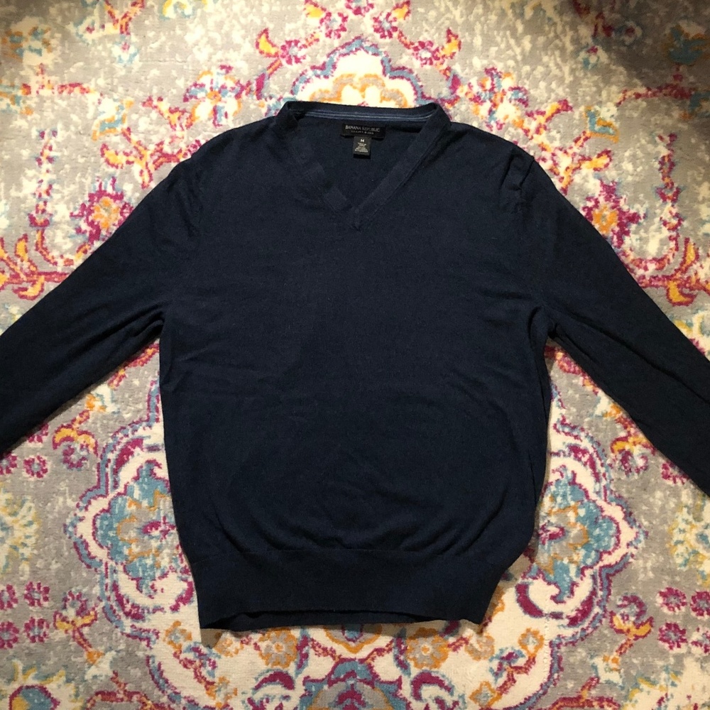 Men's M Banana Republic Navy V-Neck Sweater